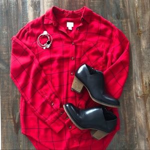 NWOT Plaid button up (tunic)